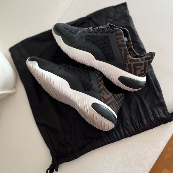 Fendi sneakers great condition - Picture 4 of 4